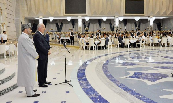 Sumqayıtda iftar süfrəsi açılıb - FOTOLAR Sumqayıtda iftar süfrəsi açılıb - FOTOLAR