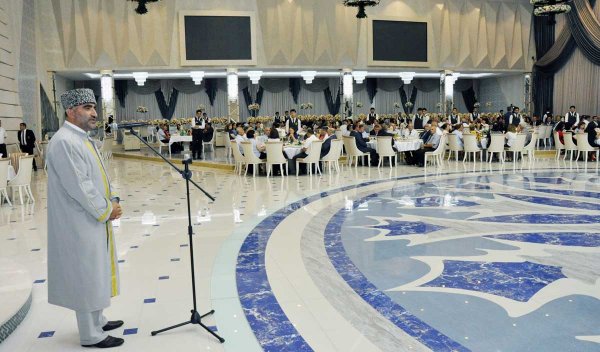 Sumqayıtda iftar süfrəsi açılıb - FOTOLAR Sumqayıtda iftar süfrəsi açılıb - FOTOLAR
