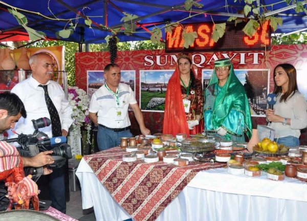 Sumqayıt dolması beynəlxalq festivalda gümüş medala layiq görülüb - FOTOLAR