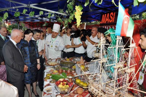 Sumqayıt dolması beynəlxalq festivalda gümüş medala layiq görülüb - FOTOLAR