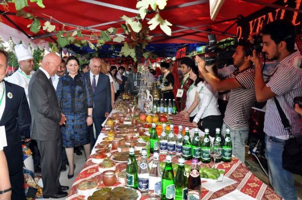 Sumqayıt dolması beynəlxalq festivalda gümüş medala layiq görülüb - FOTOLAR