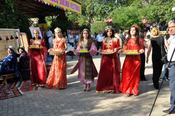 Sumqayıt dolması beynəlxalq festivalda gümüş medala layiq görülüb - FOTOLAR