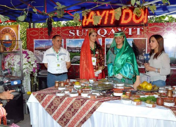 Sumqayıt dolması beynəlxalq festivalda gümüş medala layiq görülüb - FOTOLAR