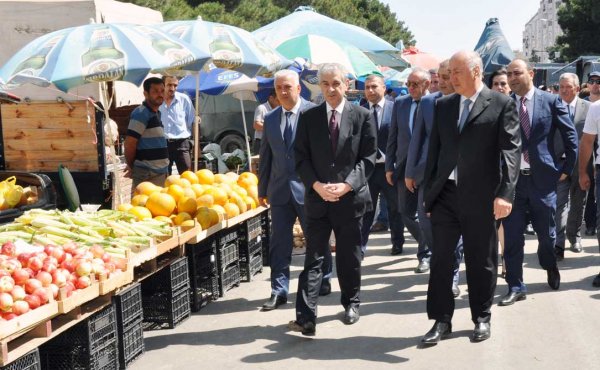 Baş nazirin müavini Sumqayıt yarmarkasında – FOTOLAR Baş nazirin müavini Sumqayıt yarmarkasında – FOTOLAR