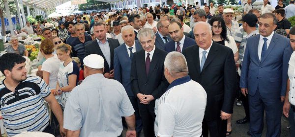 Baş nazirin müavini Sumqayıt yarmarkasında – FOTOLAR Baş nazirin müavini Sumqayıt yarmarkasında – FOTOLAR