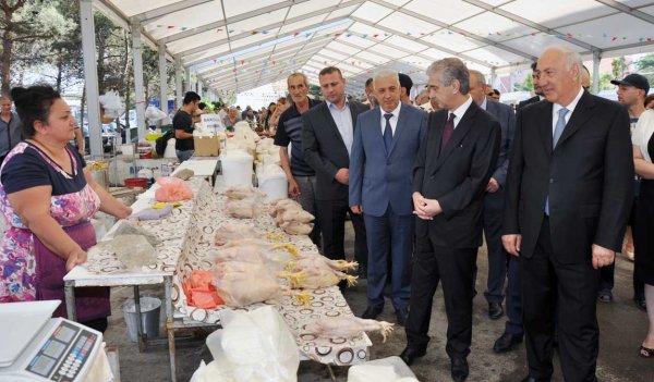 Baş nazirin müavini Sumqayıt yarmarkasında – FOTOLAR Baş nazirin müavini Sumqayıt yarmarkasında – FOTOLAR