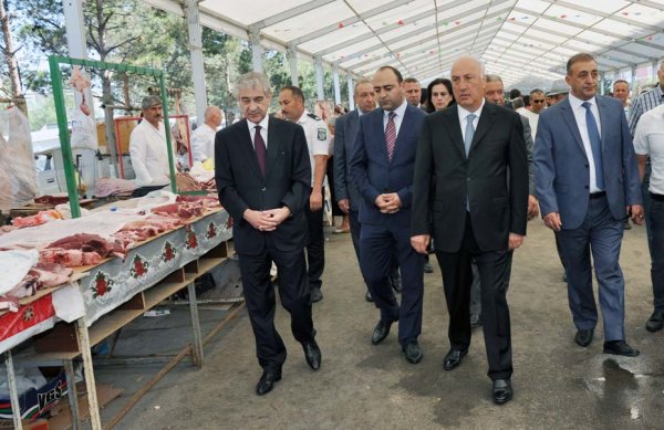 Baş nazirin müavini Sumqayıt yarmarkasında – FOTOLAR Baş nazirin müavini Sumqayıt yarmarkasında – FOTOLAR