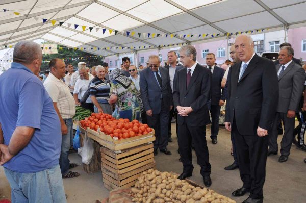 Baş nazirin müavini Sumqayıt yarmarkasında – FOTOLAR Baş nazirin müavini Sumqayıt yarmarkasında – FOTOLAR