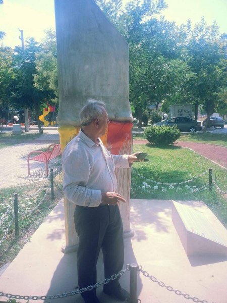 İzmirdə ölkəmizi təmsil edənlər: Xocalı abidəsi ucaldan Azərbaycan sevdalısı - REPORTAJ (FOTOLAR) İzmirdə ölkəmizi təmsil edənlər: Xocalı abidəsi ucaldan Azərbaycan sevdalısı - REPORTAJ (FOTOLAR)