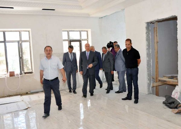 Zakir Fərəcov Sumqayıtda müasir üslubda inşa edilən Heydər Əliyev Mərkəzində – FOTOLAR
