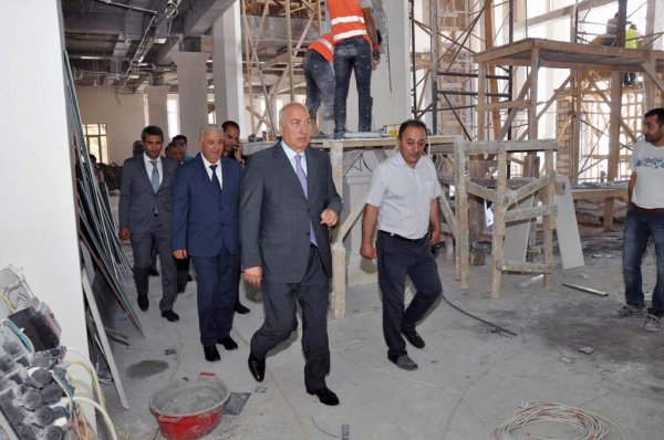 Zakir Fərəcov Sumqayıtda müasir üslubda inşa edilən Heydər Əliyev Mərkəzində – FOTOLAR