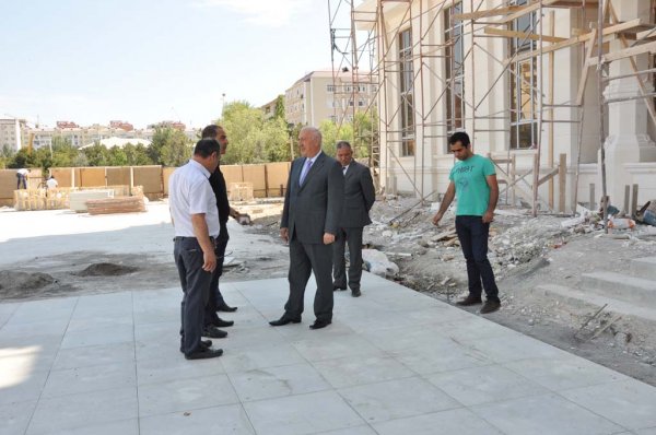 Zakir Fərəcov Sumqayıtda müasir üslubda inşa edilən Heydər Əliyev Mərkəzində – FOTOLAR