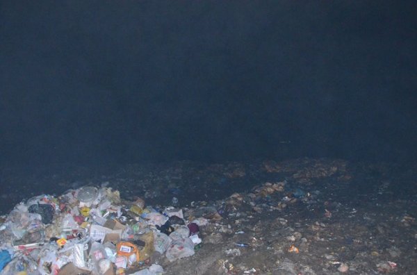 Sumqayıt sakinləri yenidən zəhərli tüstü ilə boğulmaqdadır – SOS (FOTOLAR)
