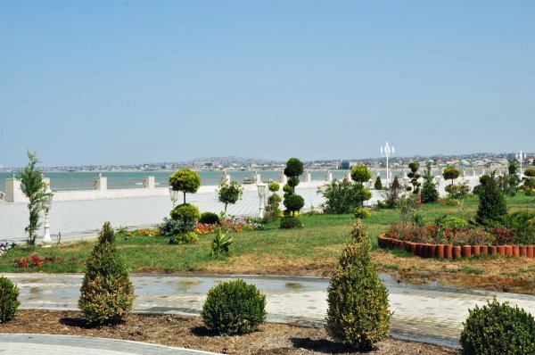 Ölkənin tanınmış həkimləri Sumqayıt bulvarında – FOTOLAR Ölkənin tanınmış həkimləri Sumqayıt bulvarında – FOTOLAR