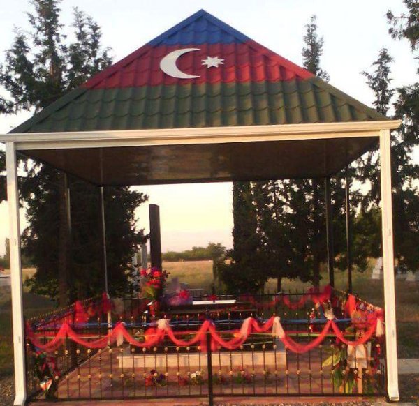 O, ailənin tək övladı, tək ümidiydi... - Şəhid Sərxan Bağırovun NAĞILI - FOTOLAR O, ailənin tək övladı, tək ümidiydi... - Şəhid Sərxan Bağırovun NAĞILI - FOTOLAR