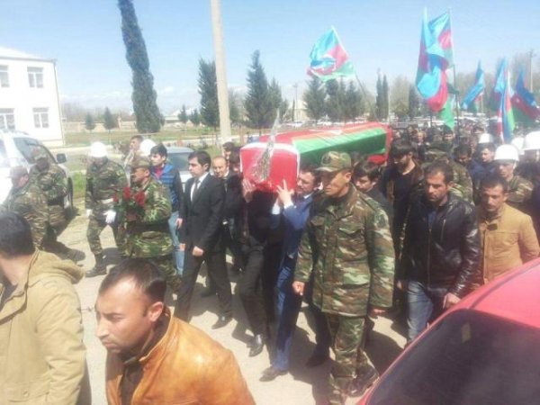 O, ailənin tək övladı, tək ümidiydi... - Şəhid Sərxan Bağırovun NAĞILI - FOTOLAR O, ailənin tək övladı, tək ümidiydi... - Şəhid Sərxan Bağırovun NAĞILI - FOTOLAR