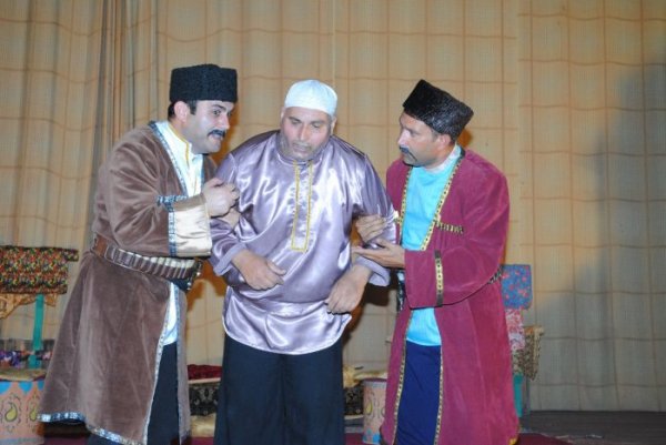Sumqayıt Teatrı 47-ci mövsümü "Hacı Qara" komediyası ilə yekunlaşdırıb -FOTO