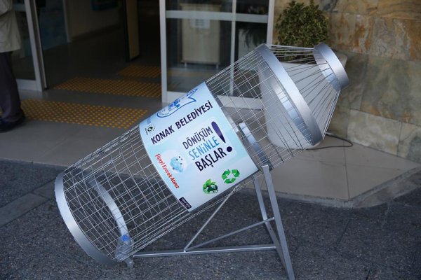 Xeberle.com-dan kreativ TƏKLİF - Sumqayıtda plastik butulkalar üçün xüsusi zibil qabları qoyulsun! -FOTO