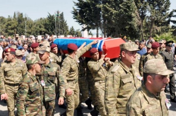 Sumqayıtın aprel döyüşlərində sonuncu ŞƏHİDİ - FOTOLAR Sumqayıtın aprel döyüşlərində sonuncu ŞƏHİDİ - FOTOLAR