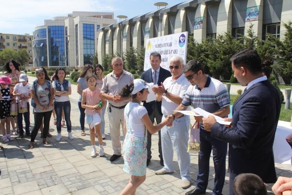 Sumqayıtda “Olimpiya Oyunları yeniyetmələrin gözü ilə” adlı rəsm sərgisi keçirilib - FOTO Sumqayıtda “Olimpiya Oyunları yeniyetmələrin gözü ilə” adlı rəsm sərgisi keçirilib - FOTO