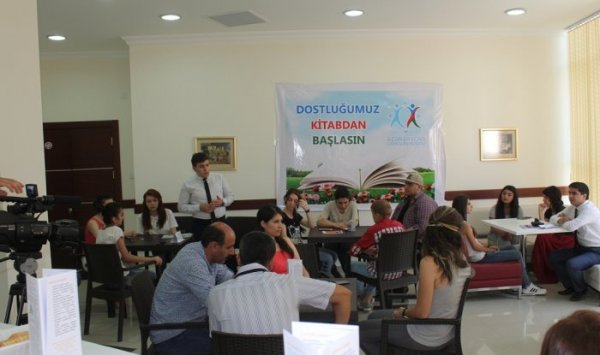 Sumqayıtda “Dostluğumuz Kitabdan Başlasın” layihəsinə start verildi -FOTOLAR