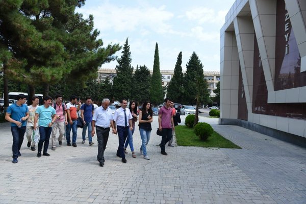 “Azərikimya”da təcrübə keçən tələbələr Sumqayıtın tarixi ilə tanış olublar