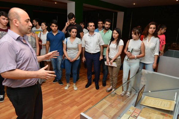 “Azərikimya”da təcrübə keçən tələbələr Sumqayıtın tarixi ilə tanış olublar
