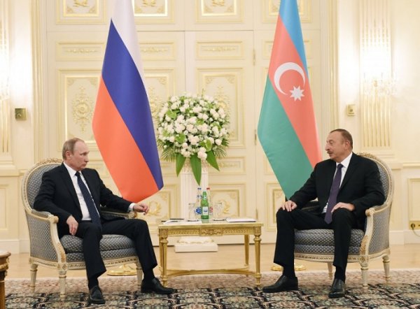 Azərbaycan və Rusiya prezidentləri görüşüb – FOTO