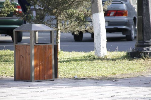 Sumqayıtın mərkəzi küçələrində yeni zibil qutuları - FOTOLAR