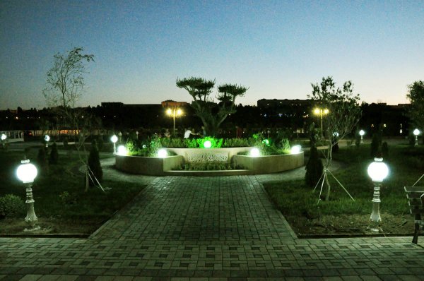Sumqayıtın yeni bulvarının gecə görüntüləri – FOTOLAR Sumqayıtın yeni bulvarının gecə görüntüləri – FOTOLAR