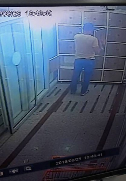 Sumqayıtda əvvəlcə çantanı oğurladı, sonra isə sahibinə zəng etdi– FOTO