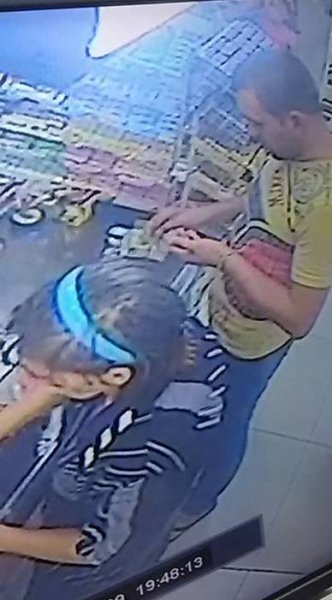 Sumqayıtda əvvəlcə çantanı oğurladı, sonra isə sahibinə zəng etdi– FOTO