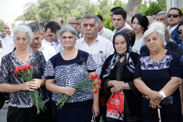 Sumqayıtda 54 şəhidin şərəfinə xatirə kompleksi ucaldılıb - FOTOLAR