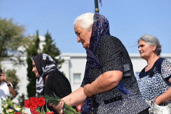 Sumqayıtda 54 şəhidin şərəfinə xatirə kompleksi ucaldılıb - FOTOLAR