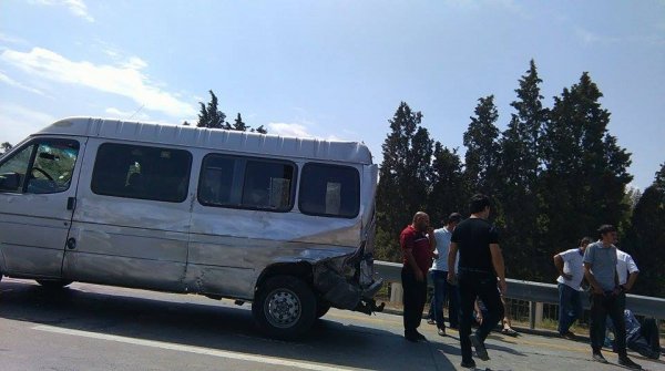 Bakı-Sumqayıt yolunda avtobus qəzası: yaralılar var - FOTOLAR Bakı-Sumqayıt yolunda avtobus qəzası: yaralılar var - FOTOLAR