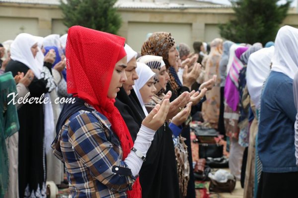 Sumqayıtda bayram namazı qılınıb - FOTOLAR