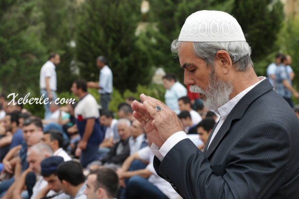 Sumqayıtda bayram namazı qılınıb - FOTOLAR