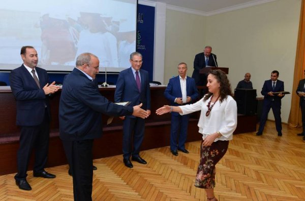Sumqayıtda “Petkim Petrokimya Holding” şirkətində təcrübə mübadiləsindən qayıdan tələbələrlə görüş keçirilib - FOTO Sumqayıtda “Petkim Petrokimya Holding” şirkətində təcrübə mübadiləsindən qayıdan tələbələrlə görüş keçirilib - FOTO