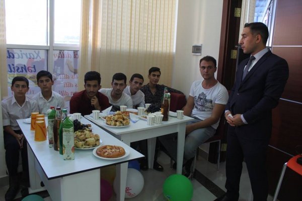 Sumqayıtda gənc könüllülər təltif olundu - FOTO