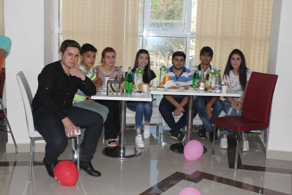 Sumqayıtda gənc könüllülər təltif olundu - FOTO