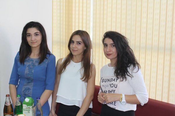 Sumqayıtda gənc könüllülər təltif olundu - FOTO
