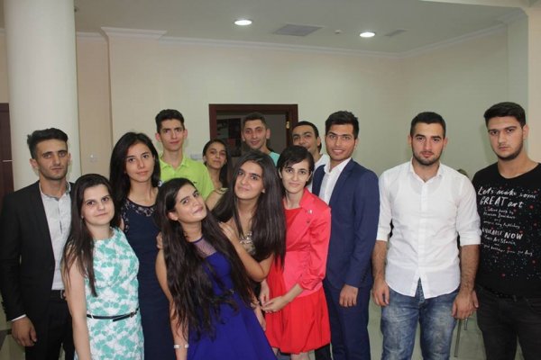 Sumqayıtda gənc könüllülər təltif olundu - FOTO
