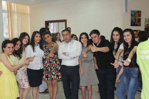 Sumqayıtda gənc könüllülər təltif olundu - FOTO