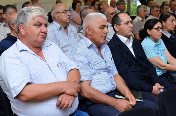 Sumqayıtda bir qrup kimyaçıya fəxri fərman və pul mükafatı verilib -FOTO Sumqayıtda bir qrup kimyaçıya fəxri fərman və pul mükafatı verilib -FOTO