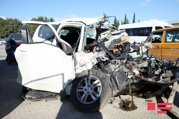 Sumqayıtlı bacıların  "ölüm səfəri"nə çıxdığı avtomobilin DƏHŞƏTLİ GÖRÜNTÜLƏRİ -FOTOLAR