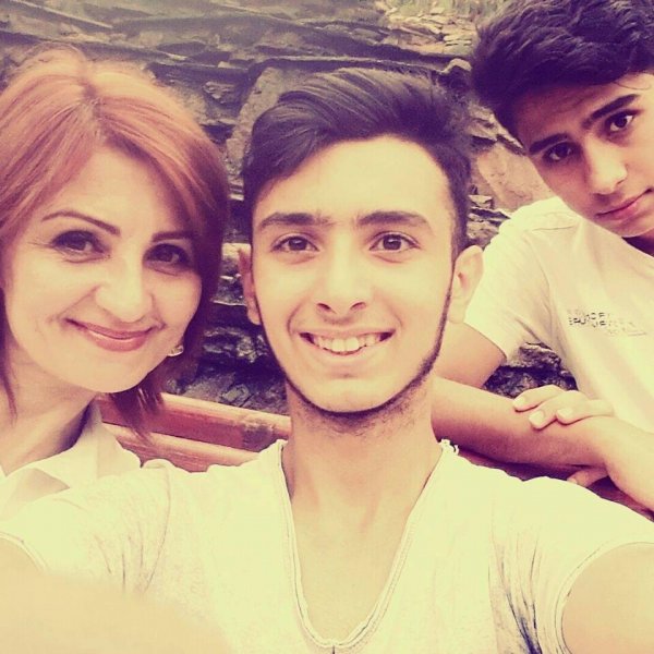 Tanınmış sumqayıtlı aktrisa göz yaşı tökdü: “Özümdən güclü kişi tanımadım” – FOTOSESSİYA Tanınmış sumqayıtlı aktrisa göz yaşı tökdü: “Özümdən güclü kişi tanımadım” – FOTOSESSİYA