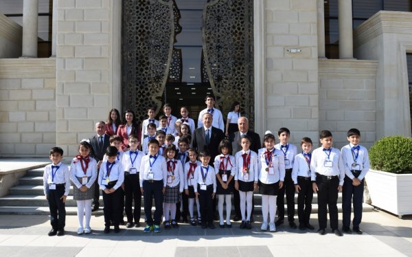 İlham Əliyev Sumqayıtda Şahmat Məktəbinin açılışında iştirak edib - FOTO İlham Əliyev Sumqayıtda Şahmat Məktəbinin açılışında iştirak edib - FOTO