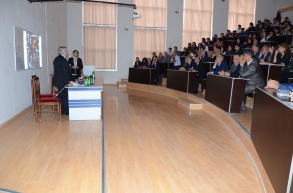 Nobel mükafatı laureatı Sumqayıtda – FOTOLAR