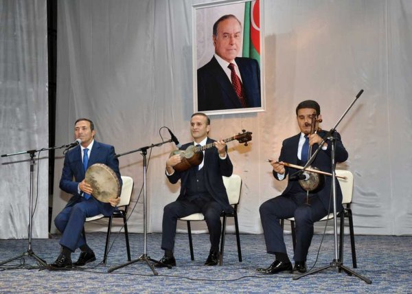 Sumqayıtda şəhər fəallarının yığıncağı keçirilib – FOTOLAR Sumqayıtda şəhər fəallarının yığıncağı keçirilib – FOTOLAR