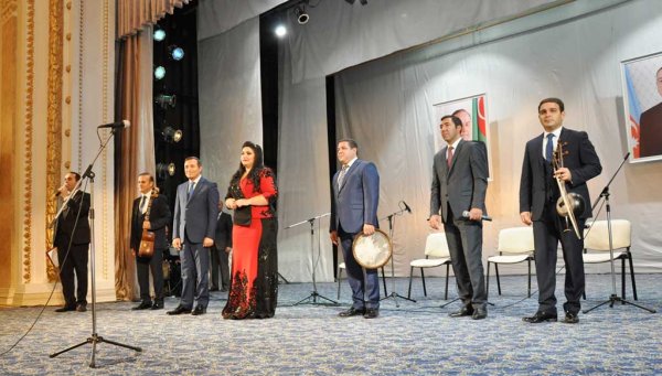 Sumqayıtda şəhər fəallarının yığıncağı keçirilib – FOTOLAR Sumqayıtda şəhər fəallarının yığıncağı keçirilib – FOTOLAR
